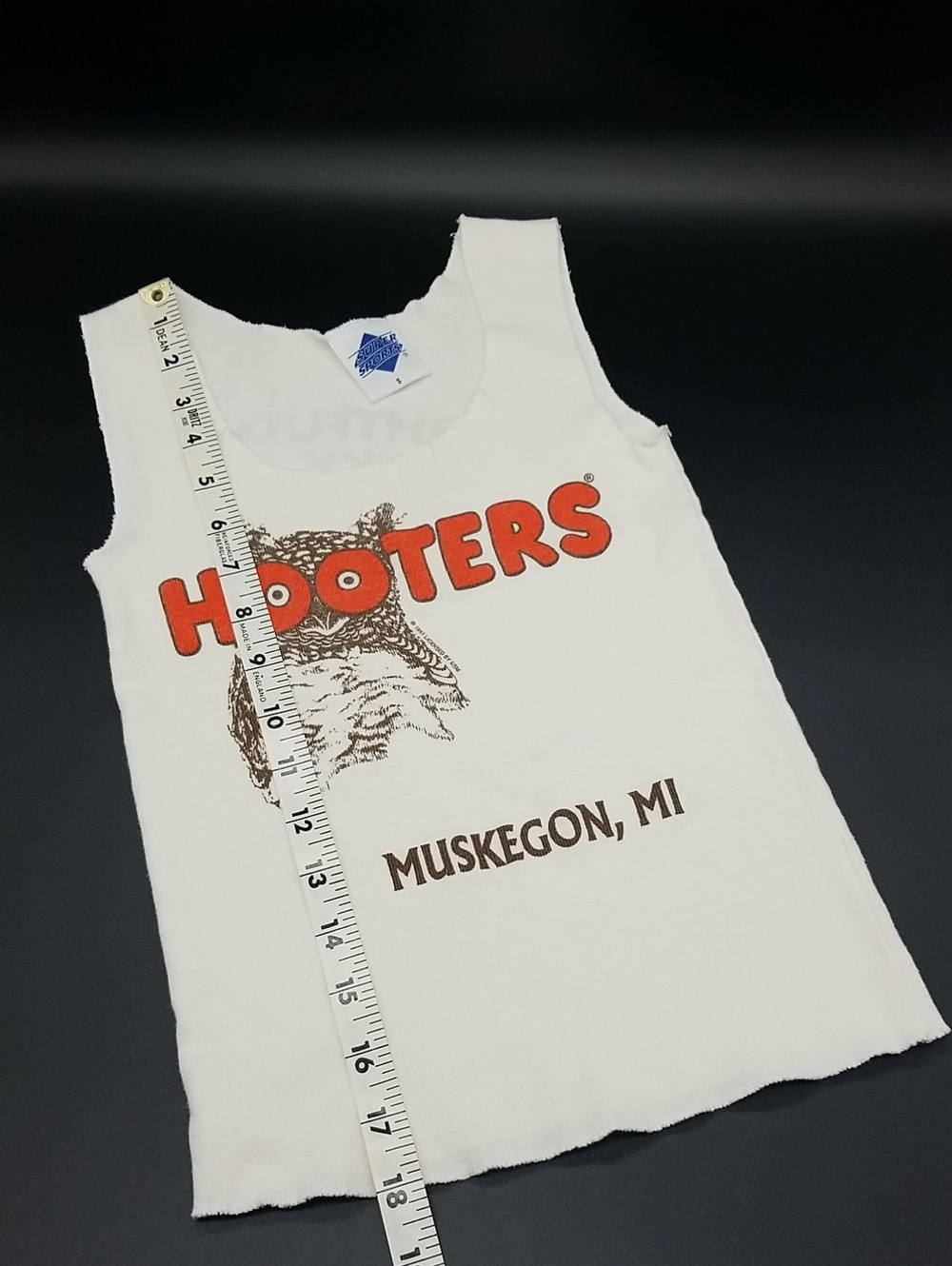 Vintage Super Sports White, Orange & Brown "Hooters" "Muskegon, MI" Tank Top - Picture 5 of 6